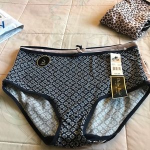 Delta Burke 3 pairs of panties. 8/1X